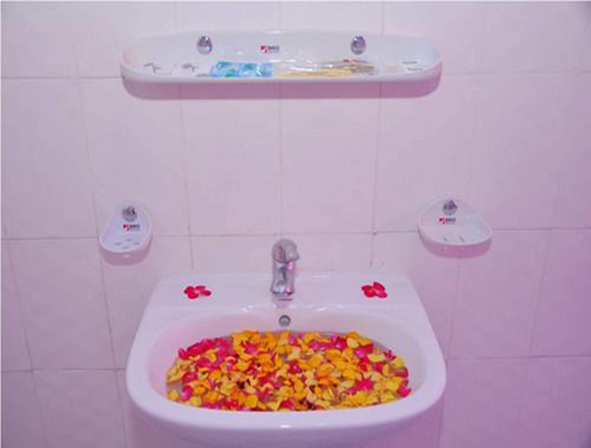 Royal Tulip Hotel Мандалей Екстериор снимка